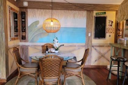 THE TIKI SUITE at WAIKIKI BANYAN - image 12