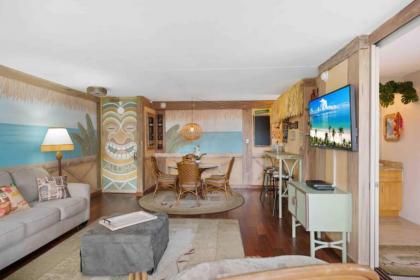 THE TIKI SUITE at WAIKIKI BANYAN - image 14