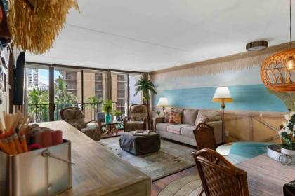 THE TIKI SUITE at WAIKIKI BANYAN - image 18