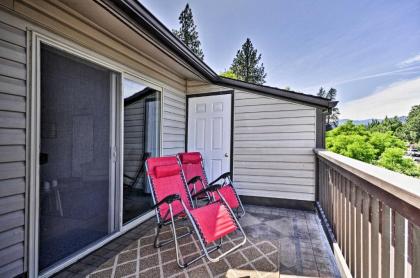 Classy Hood River Condo with Mt Adams Views! - image 4