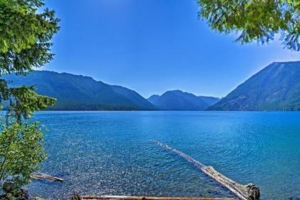 Quaint Lake Cushman Cottage with Private Access - image 2