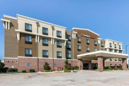 Comfort Suites Hopkinsville - image 1