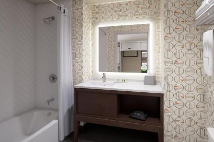 Holiday Inn & Suites - Hopkinsville - Convention Ctr an IHG Hotel - image 3