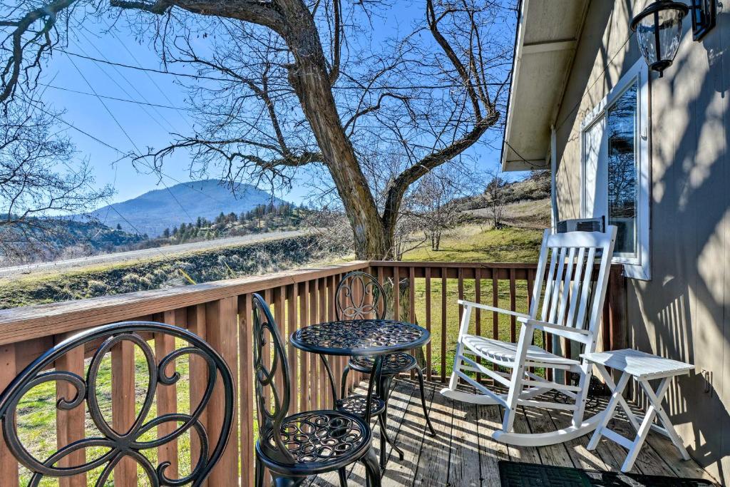 Cottage with Fire Pit and Deck on The Klamath River! - main image