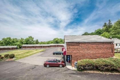 Econo Lodge Hornell - image 15