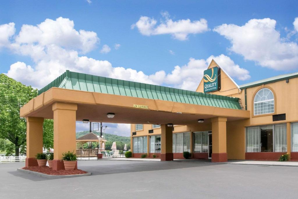 Quality Inn & Suites - Horse Cave - main image