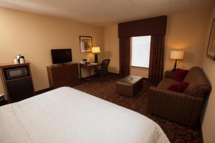 Hampton Inn Elmira/Horseheads - image 16