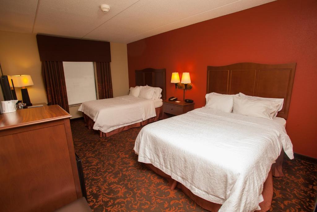 Hampton Inn Elmira/Horseheads - image 2