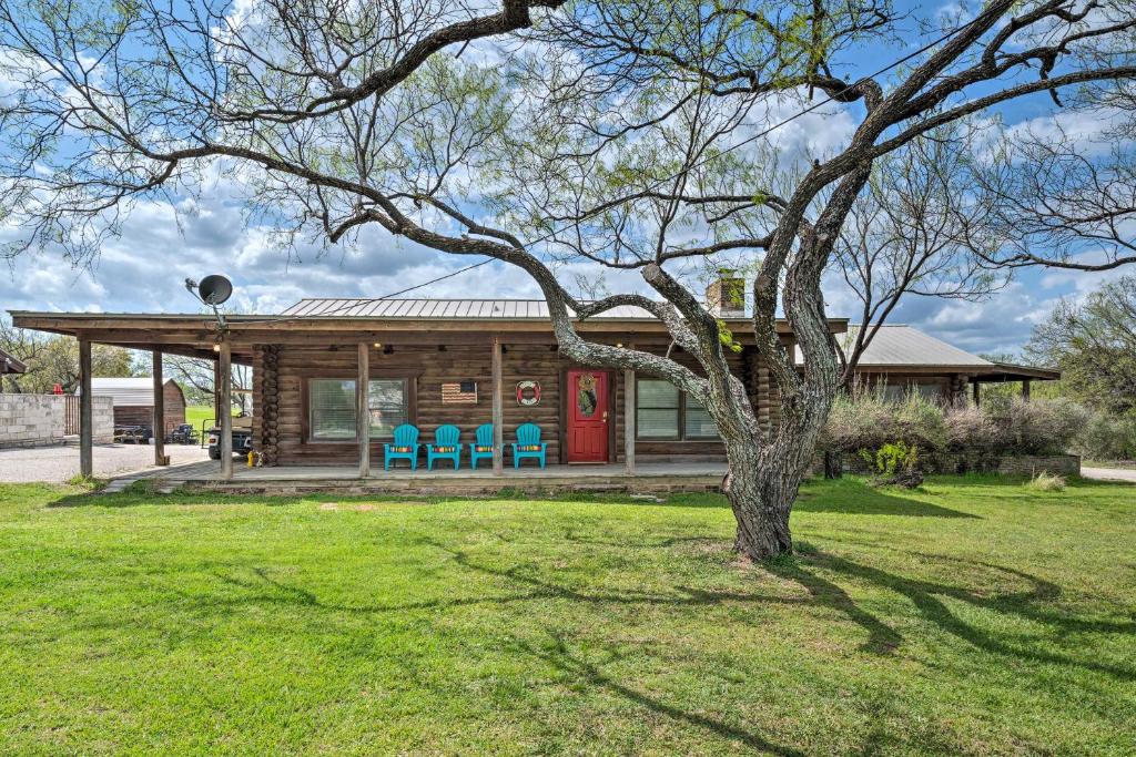 Lakefront Horseshoe Bay Home on 1 Acre with Boat Dock - image 3