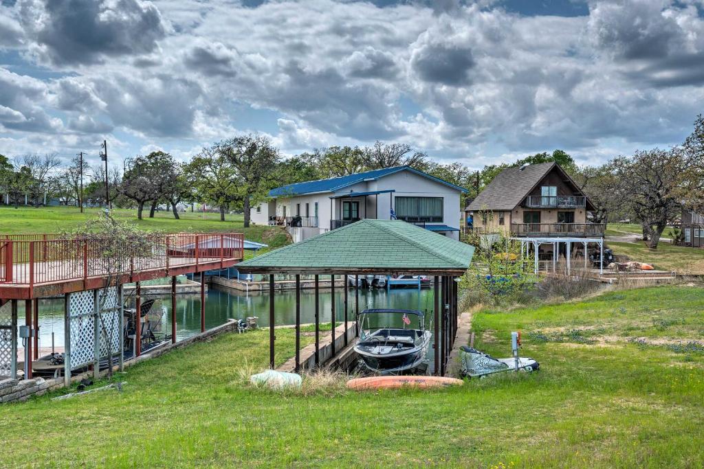 Lakefront Horseshoe Bay Home on 1 Acre with Boat Dock - image 4