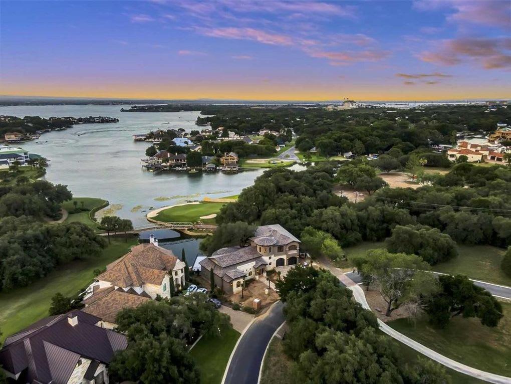 Luxury Lakeside Villa with Lake LBJ Access Electric Boat Lift & Countless Amenities - main image