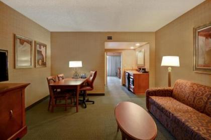 Embassy Suites Hot Springs - Hotel & Spa - image 3