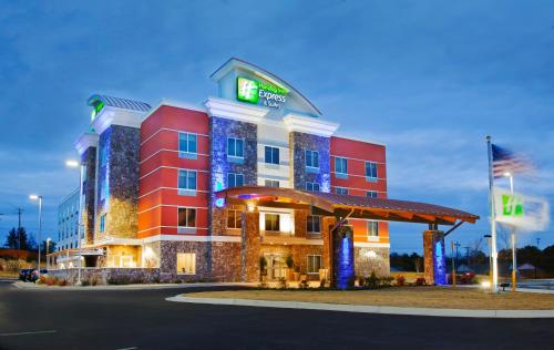 Holiday Inn Express Hotel & Suites Hot Springs an IHG Hotel - main image