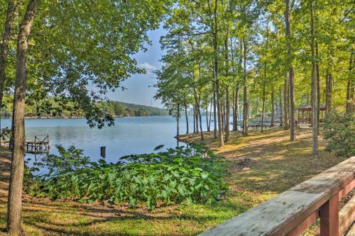 Private Lakefront Townhome in Hot Springs Village! - main image