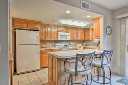 Private Lakefront Townhome in Hot Springs Village! - image 2