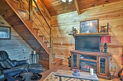 Log Cabin with Great Yard- 2 Miles to Lake Hamilton! - image 4