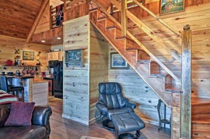 Log Cabin with Great Yard- 2 Miles to Lake Hamilton! - image 5