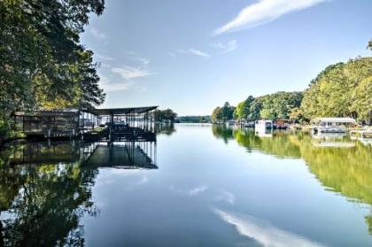 Quiet Hot Springs Home with Dock on Lake Hamilton!