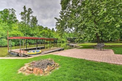 Waterfront Hot Springs Cabin with Deck and Private Dock - image 2