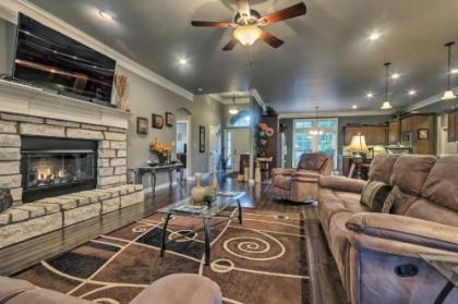 Hot Springs Family Home on Granada Golf Course! - image 4