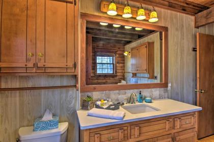 Luxury Log Cabin with 5 Private Acres and Hot Tub! - image 10