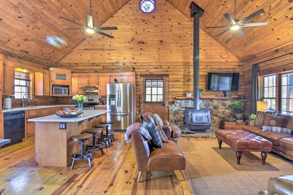 Luxury Log Cabin with 5 Private Acres and Hot Tub! - image 6