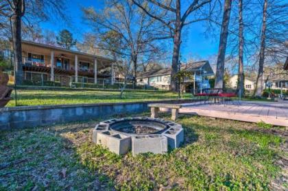 Lake Hamilton Home 8 mi to Oaklawn Racing Resort Hot Springs National Park Arkansas