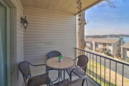 Cozy Condo with Balcony and Pool Access on Lake Hamilton! - image 12