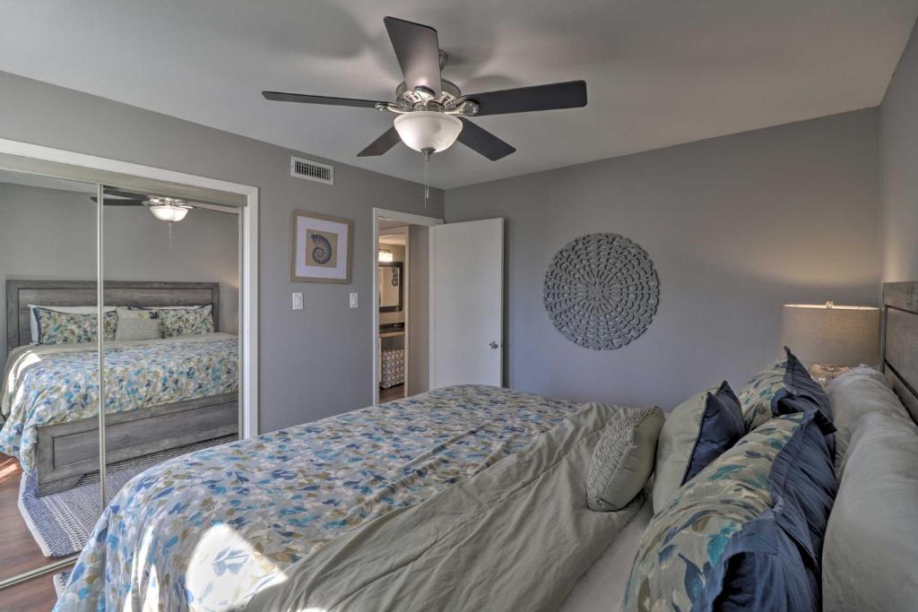 Cozy Condo with Balcony and Pool Access on Lake Hamilton! - image 3