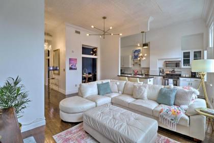 Spacious Downtown Condo - 1 Block to Bathhouse Row - image 10