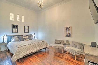 Spacious Downtown Condo - 1 Block to Bathhouse Row - image 14