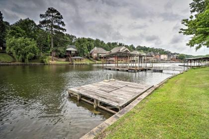 Waterfront Getaway with Dock 7Mi to Hot Springs NP! - image 9