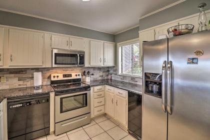 Hot Springs Condo with Lake View and Access Grill - image 15