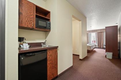 Stay USA Hotel and Suites - image 12