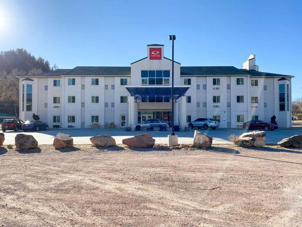 Econo Lodge Hot Springs - main image