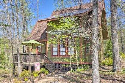 Cheery Hot Springs Studio with Deck and River Access North Carolina