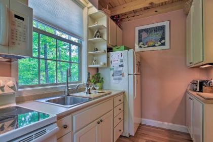 Cheery Hot Springs Studio with Deck and River Access! - image 8