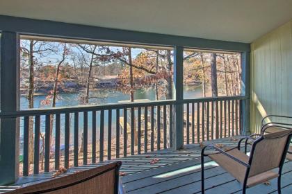 Lakefront Condo with Covered Balcony and 2 Kayaks - image 9