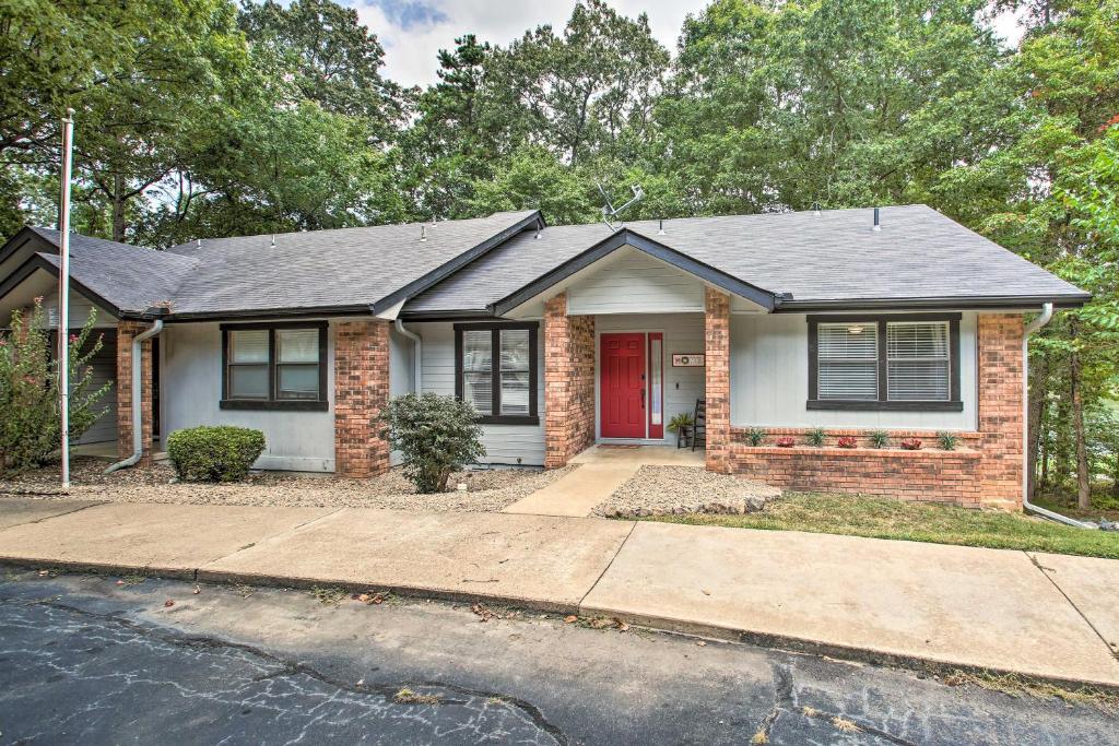 Hot Springs House with Spacious Deck and Grill! - main image