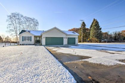 Cozy Riverfront Home with Fire Pit in Houghton Lake! - image 11