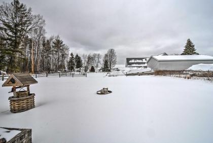 Cottage with Fire Pit Walk to Park and Houghton Lake! - image 2