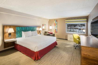 Hampton Inn & Suites Houghton - image 9