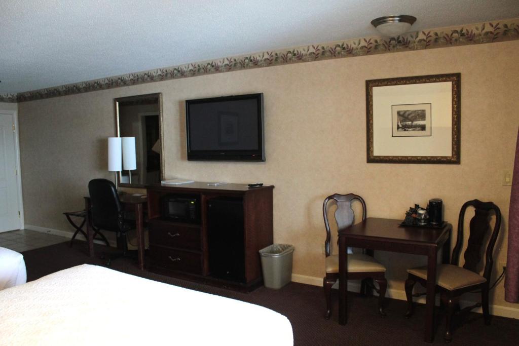 Shiretown Inn & Suites - main image