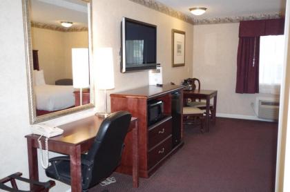 Shiretown Inn & Suites - image 3