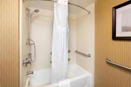 Hampton Inn Houma - image 15