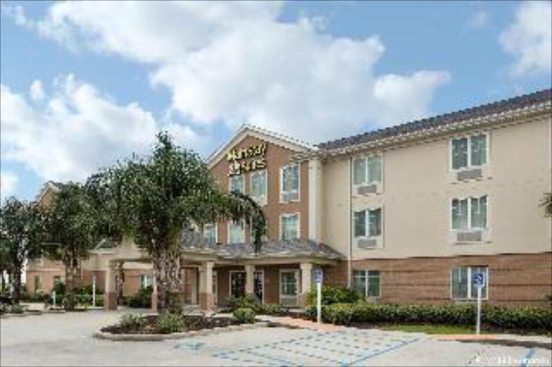 Mainstay Suites Houma - image 2