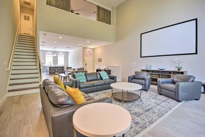 Upscale EaDo Townhome - Walk to BBVA and Bars! - image 14