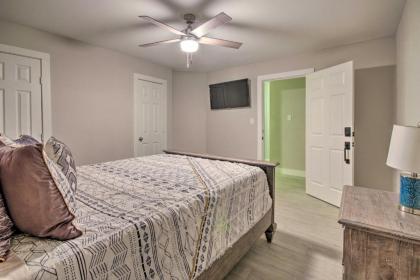 Upscale EaDo Townhome - Walk to BBVA and Bars! - image 16