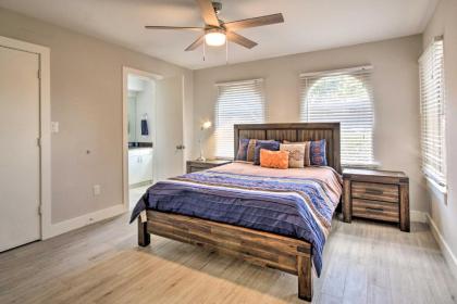 Upscale EaDo Townhome - Walk to BBVA and Bars! - image 7