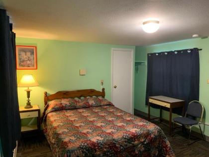 Tour Inn Motel - image 10